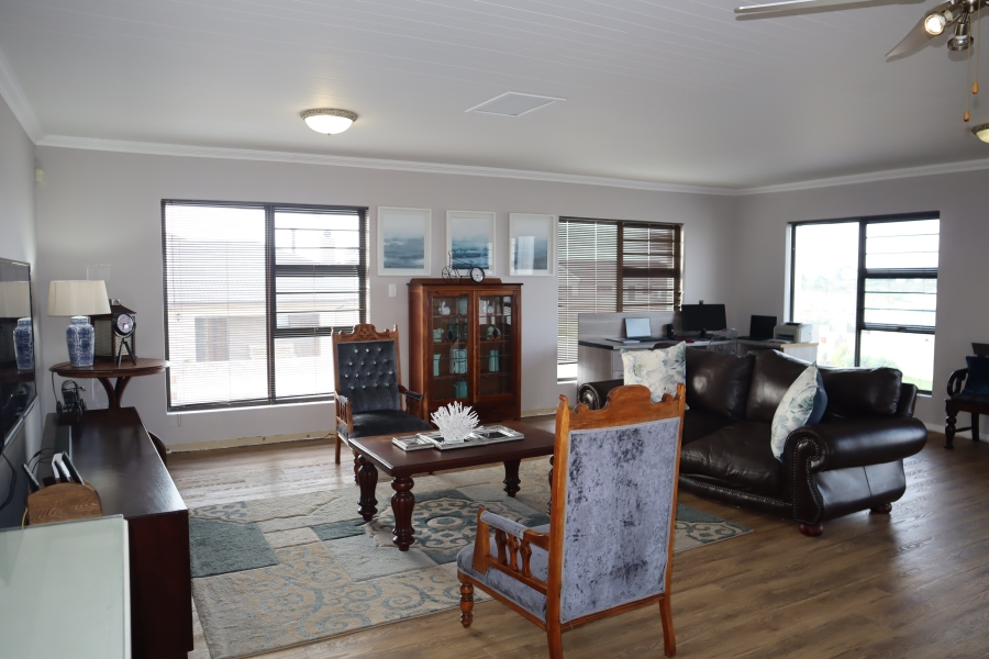 4 Bedroom Property for Sale in Fountains Estate Eastern Cape